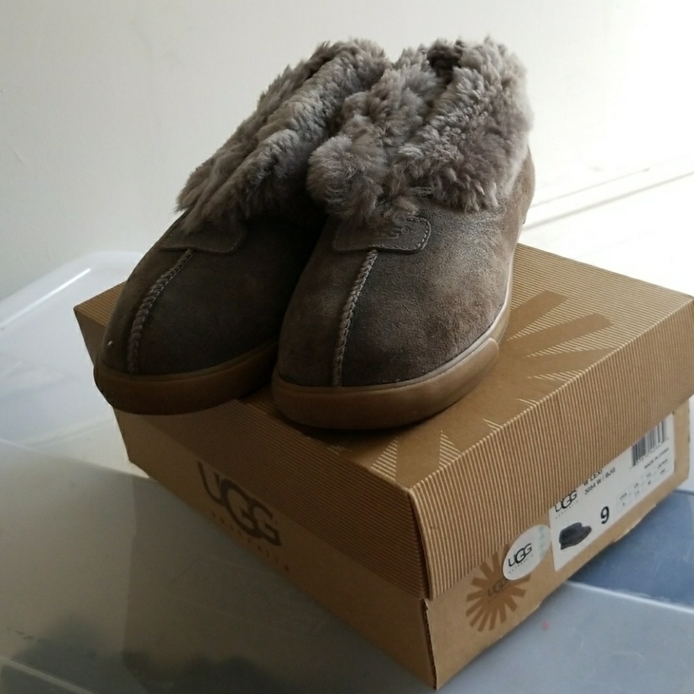 Ugg Lexi slipper